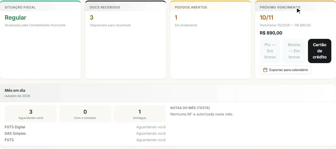 Tela inicial do portal do cliente: situação fiscal regular, documentos recebidos, pedidos abertos e próximo vencimento de 10/11 com valor