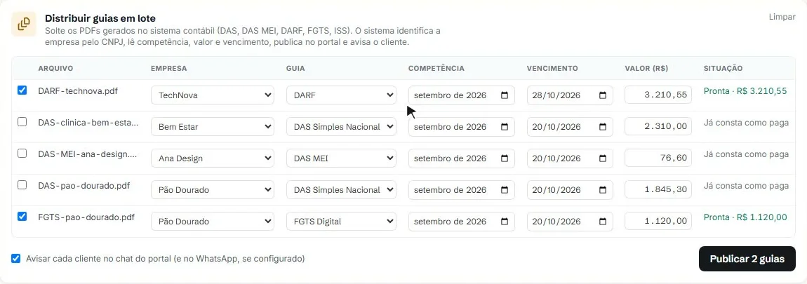 Tela de distribuição de guias em lote: cinco PDFs, cada um com empresa, tipo de guia, competência, vencimento e valor já preenchidos